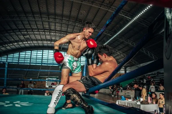 sanda kickboxing fight